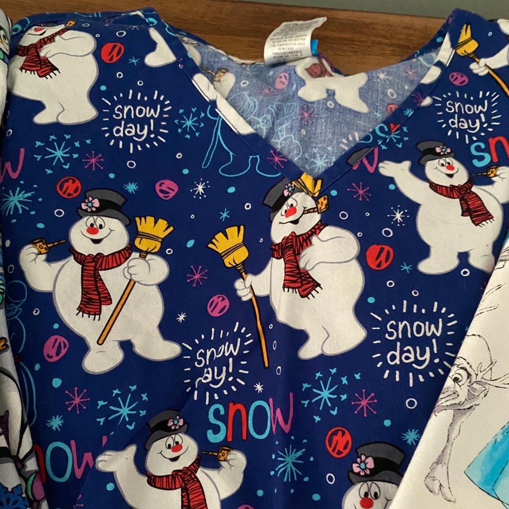 Scrub Tops (bundle) - Picture 3 of 4